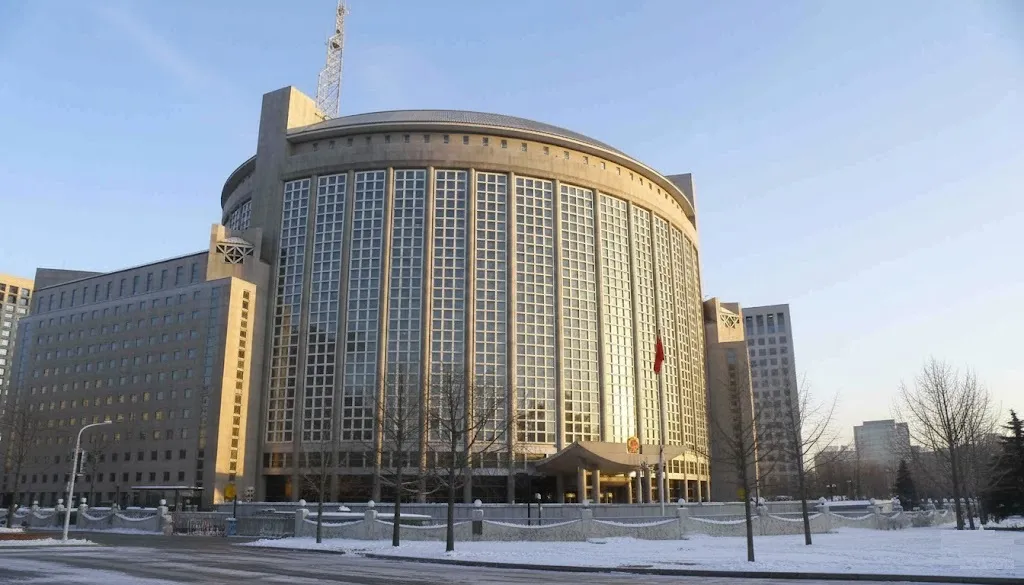 Çin Dışişleri Bakanlığı Washington’a “Düşmanlık temelli siyaset ve soğuk savaş zihniyetini terk etme” çağrısında bulundu