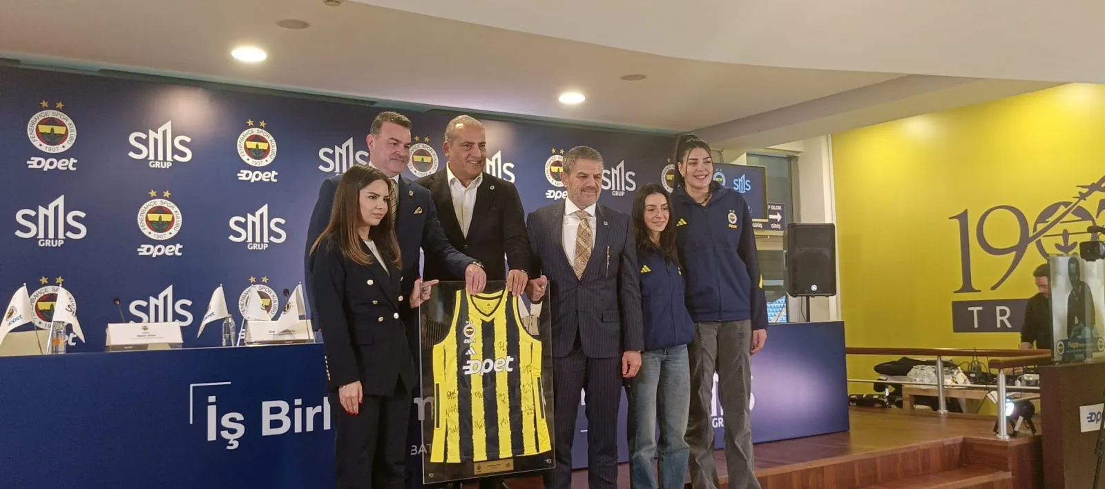 Fenerbahçe ve SMS Grup İnşaat Forma Sponsorluğu Anlaşması İmzaladı: