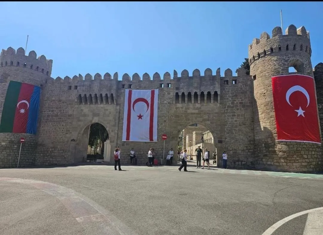 Bakü'de "Tek Millet, Üç Devlet" Rüzgarı