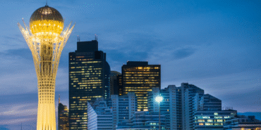 Kırmızı ve Beyaz, Profesyonel ve Modern, Son Dakika Canlı Yayın Haberi Youtube Küçük Resmi