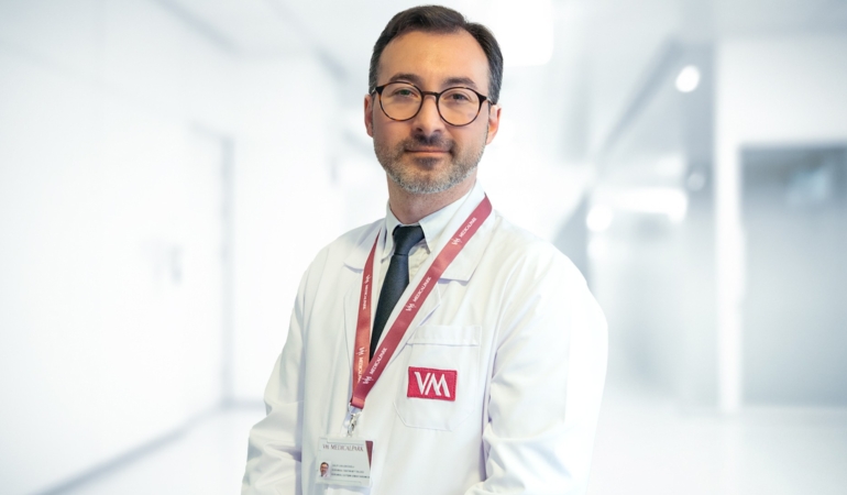 Suda doğum anne ve bebek için doğal bir başlangıç sunuyor