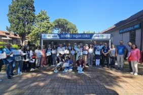 Deprem bölgesi öğretmenlerine afet eğitimi (2)