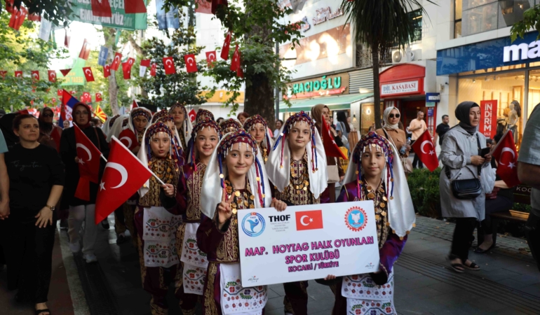 Kocaeli’de 2. Balkan Halk Oyunları rüzgârı esti