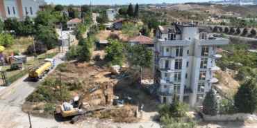 Çayırova'da boşaltılan alandaki riskli yapıların yıkımına başlandı 3