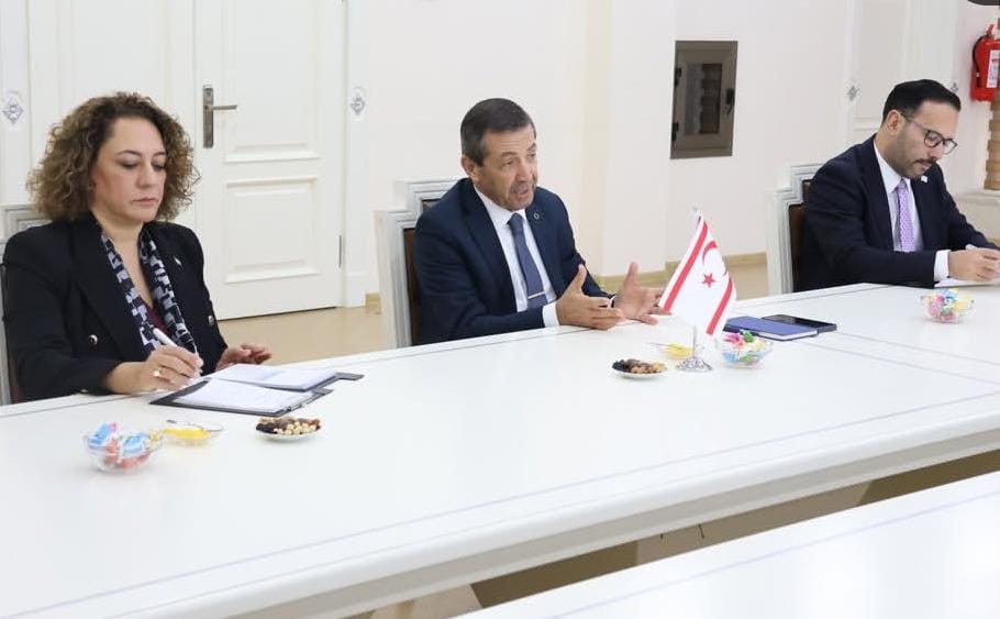 61c5b790-5afc-4b6d-a6a4-cde45fe75621